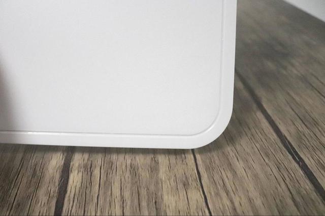 切った食材をそのまま鍋に運べる軽くて曲がるまな板 398円