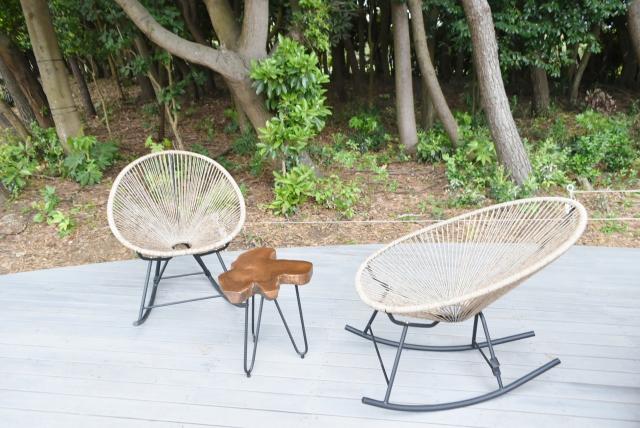 【small planet CAMP ＆ GRILL】座り心地の良いオシャレなロッキングチェアー