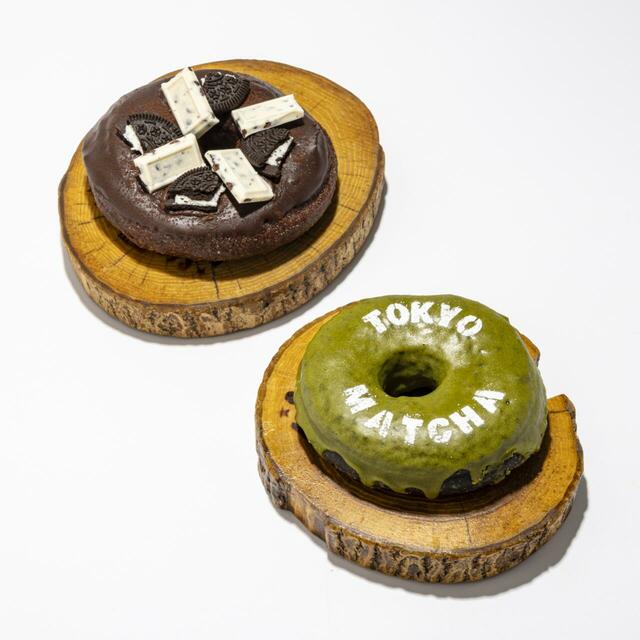 ◆The Little BAKERY Tokyo(洋菓子)【限定商品】クッキー&クリームチョコレートドーナツ〈価格〉1個 594円、【限定商品】東京ブラック抹茶ドーナツ〈価格〉1個 486円