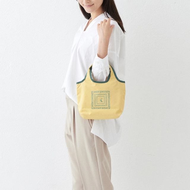 「お散歩にぴったりサイズ」＜価格：990円（税込）＞【小さくてもファスナー付きで便利！紀ノ国屋の新作バッグ「ミニバッグ」が10色展開で登場！】　