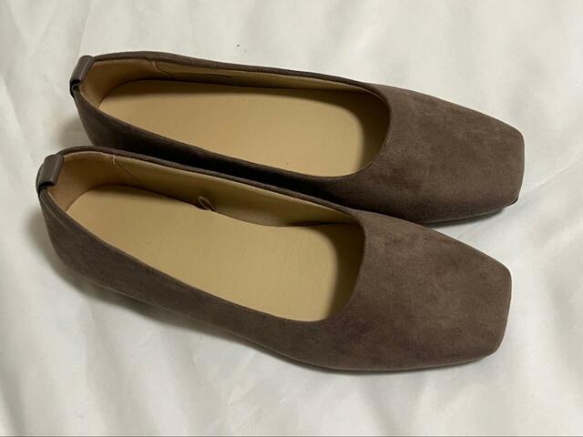 【GU スクエアフラットシューズ】見える肌の面積が広いので、パンツスタイルの時は抜け感を演出できて良いです！