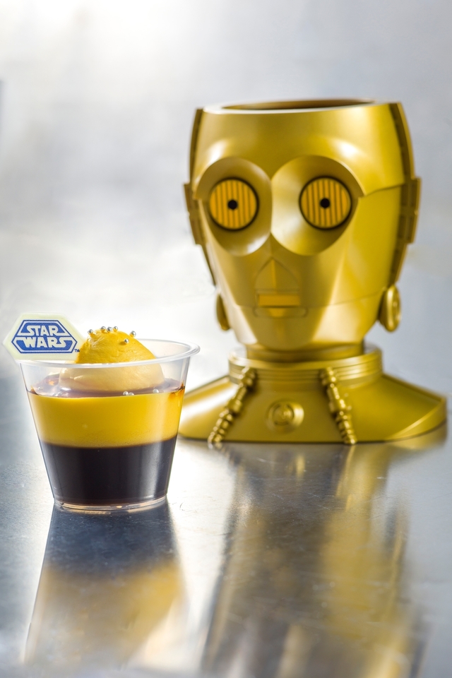 バニラムース&コーヒーゼリーのカップデザート スーベニアホルダー付き 980円|トゥモローランド・テラス|スター・ウォーズ|東京ディズニーランド