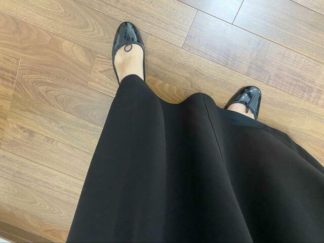 【aquagarage カットツイルジャンパースカート】ドレープが効いたゆったりデザインです