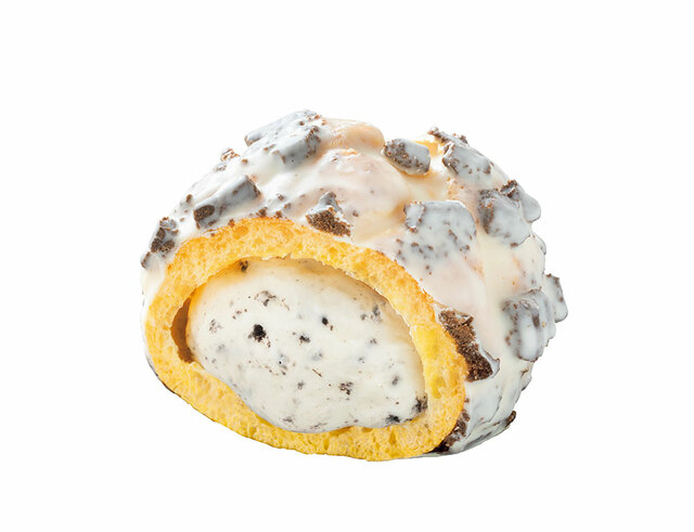 【商品名】白いブラックサンダー クッキー&クリームシュー【価格】238円(税込)【発売日】2026年3月10日(火)【発売地域】全国【内容】北海道限定の白いブラックサンダーをイメージした味わいと食感のクッキー&クリームシューです。 北海道牛乳を使用したバニラクリームの中にクランチを入れてゴツゴツしたココアクッキー生地の中に詰めました。