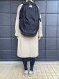 【adidas チーム バックパック 35 L】背中をしっかり覆うほどの存在感。（身長165cm）満員電車では前に抱えるなどの配慮が必要です