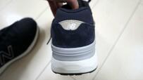 【ニューバランス Walking Fresh Foam X 880 v7】バックのロゴも控えめなシャンパンゴールド×ホワイトで、落ち着いた雰囲気なのがいいですね◎ 