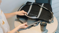 【DEAN ＆ DELUCA「リバーシブルトートバッグ」Lサイズ】16インチのノートPCやA4書類も収まるサイズ感。通勤にも◎