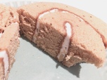 【ファミリーマート 紅茶のロールケーキ アップルティー風】クリームのくちどけが濃厚