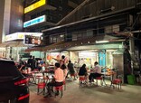 【台湾食べ歩きの旅】大通り沿いに見つけた風情のある店。酒が似合う佇まいなのに、残念ながら酒は提供していなかった