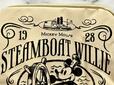 【Disney100 蒸気船ウィリー マルチに使えるポーチBOOK】映画が公開された1928年のロゴ入りなのもうれしい！