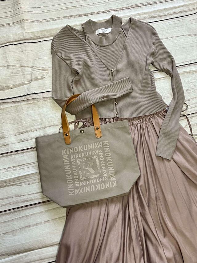 【紀ノ国屋】フェミニンなローズベージュのワンピースに合わせてもかわいい