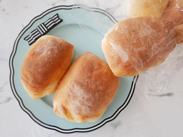 スープやシチューなどと一緒に食べる時にぴったり／成城石井自家製　北海道産牛乳のやわらかパン・オ・レ　323円（税込）