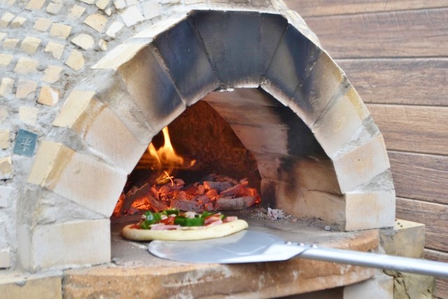 ピザ窯に投入~~!