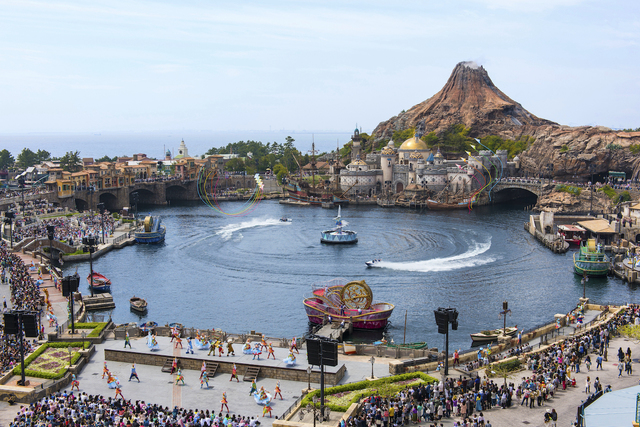 『東京ディズニーシー 20周年 アニバーサリー・セレクション』クリスタル・ウィッシュ・ジャーニー (収録年：2016)