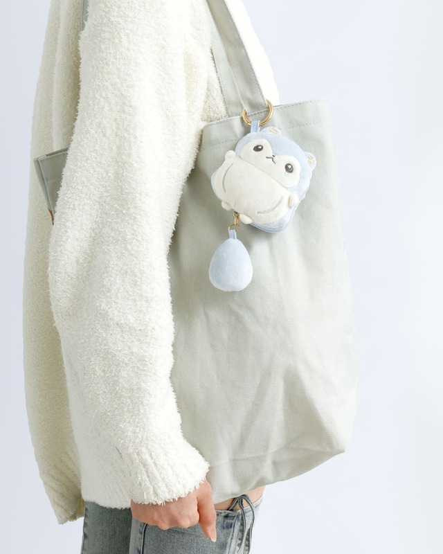 【よなよなぽろぽ】「むぎゅっとぬいぐるみポーチ」2,200円／しっぽが揺れる！バッグに付けておくとなお可愛い♪