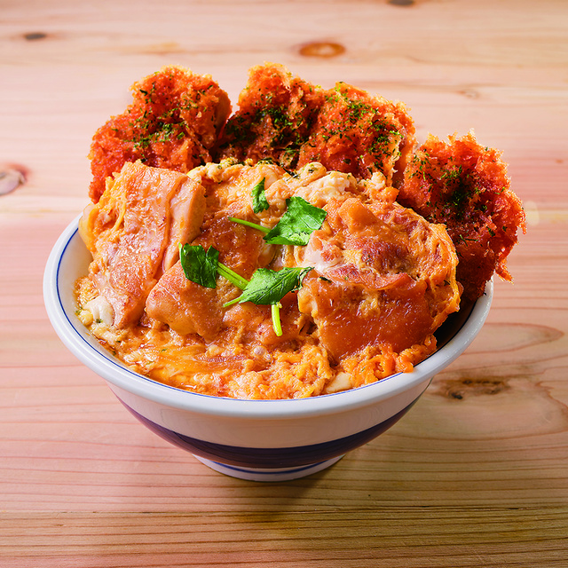 親子丼とタレカツの合い盛り丼