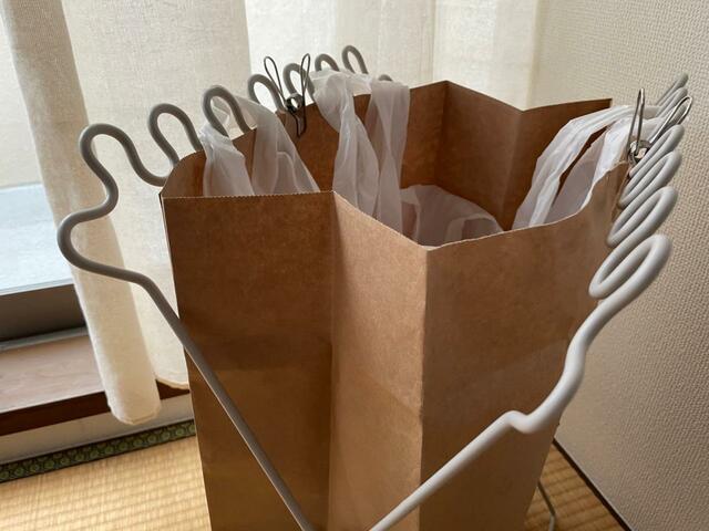 【ニトリ デコホーム 分別ゴミ袋スタンド】紙袋の中に袋を掛ける使い方もおすすめ