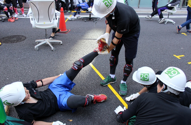 いす同士の熾烈な戦い! 「いす-1」グランプリの模様