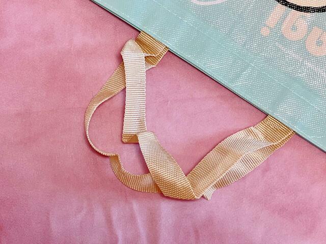 【ちいかわ100円雑貨】うさぎのバッグの持ち手はイエローです！