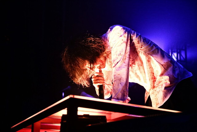 DEZERT　　撮影：小林裕和