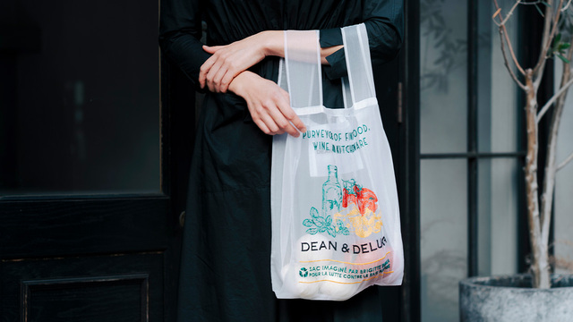 【DEAN ＆ DELUCA×Brigitte Tanaka オーガンジーバッグ】中に入れるアイテムによって表情が変わるのもポイント♪