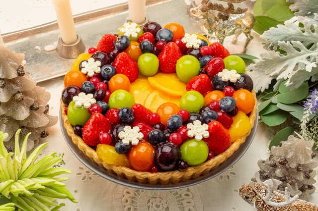 【キル フェ ボン】「色とりどりのフルーツリースタルト」Whole(17cm) 　 / 3～4名用 8,996円、Whole(21cm) 7～8名用 10,994円