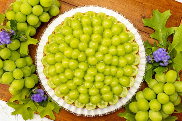 【シャインマスカットとダブルチーズケーキのタルト】10月1日～10月31日の販売予定