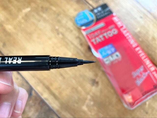 【K-パレット リアルラスティングアイライナー24hWP】太すぎず細すぎず絶妙なブラシ