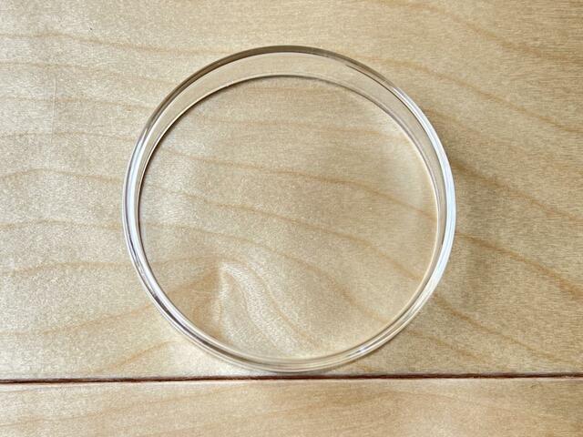 【3COINS　蓋付ガラスラウンド収納：中サイズ】蓋の固定はできないので落とさないように注意