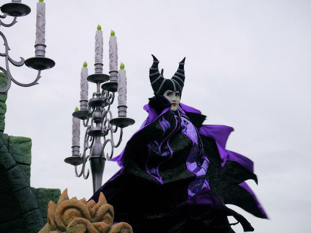 東京ディズニーランド「ザ・ヴィランズ・ハロウィーン“Into the Frenzy”」の模様:東京ディズニーリゾートのハロウィーン Ⓒ Disney