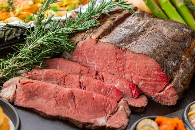 「ローストビーフ」＜ランチ5,000円～、ディナー6,500円～＞【海鮮乗せ放題＆カニ食べ放題の北海道ブッフェ】