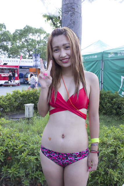 スライドザシティーに参加した水着美女たち