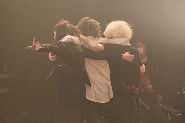 綴（MEJIBRAY）・猟牙（BORN）・yo-ka（DIAURA）