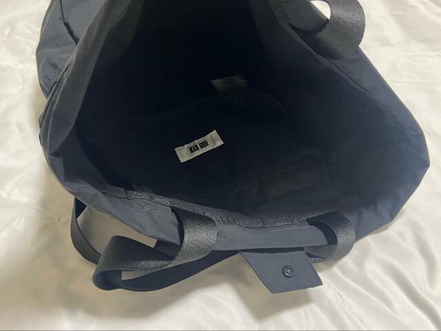 【ユニクロ　ドローストリングバックパック】口が大きく開くので荷物の出し入れがとてもラク！