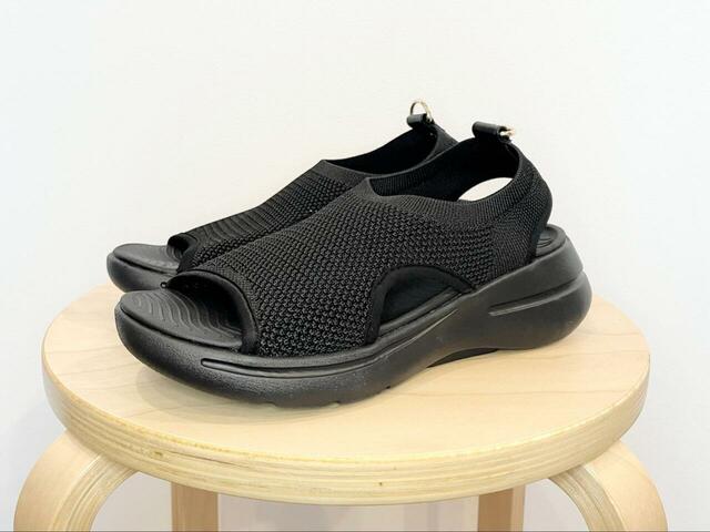 【GLOBAL WORK らくっションフィットサンダル】カラーはアイボリー、ブラック、ブラックラメの3展開です