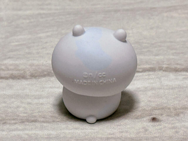 後ろ姿の小さなしっぽがキュート♪