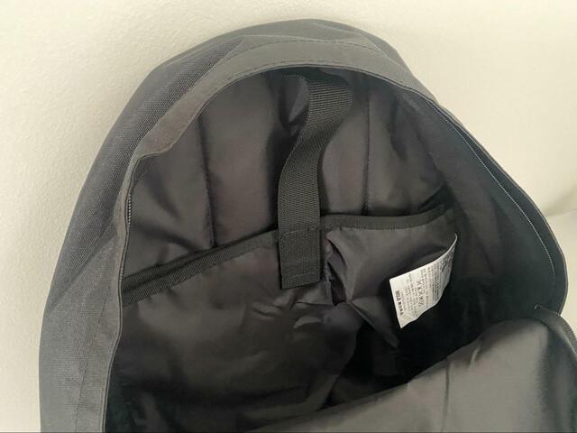 【無印良品　肩の負担を軽くする 撥水 リュックサック】1泊分の旅行の荷物なら余裕で入りそう