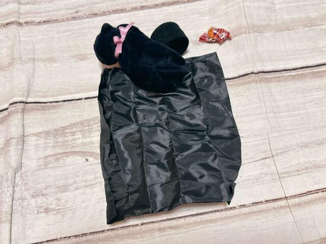 【カルディ ハロウィン パッチンキャットトリートバッグ】中からプチバッグとキャンディが登場！