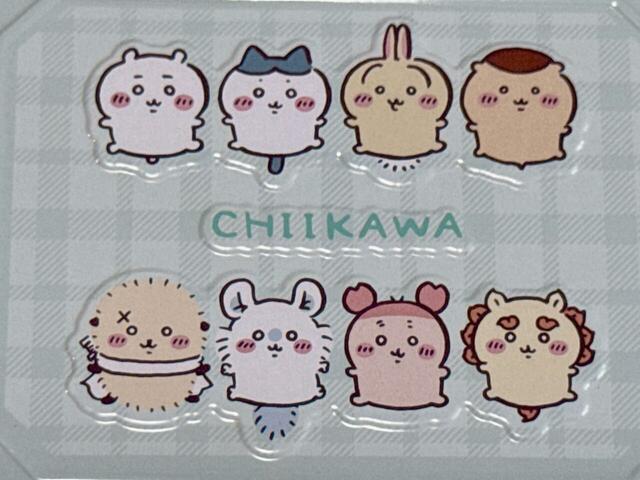 昨年の夏に作者のナガノ先生がちいかわの公式Xにアップした白目を剥いたちいかわたちのイラストが元になったデザイン