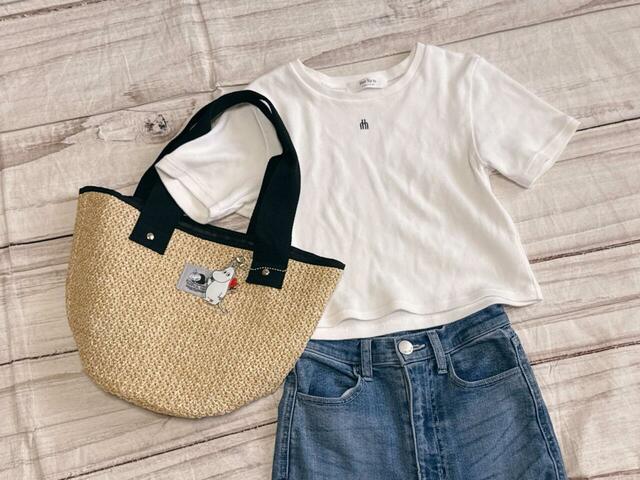 デニムと白Tのカジュアルコーデに合わせてもかわいい