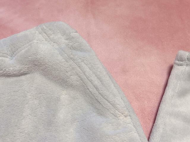 【GU×ちいかわコラボ第2弾:マシュマロフィールラウンジセット(長袖)Chiikawa】両サイドにポケットがついているのがうれしいポイント