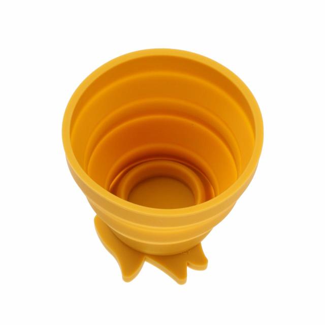 歯みがきセット 1700円|(ポーチ)縦約12×横約20cm、(コップ)直径約7cm、容量:約130ml、(ハブラシ)長さ約16cm、(ハミガキ粉)内容量:30g、ハーバルミントの香り|東京ディズニーリゾート・アプリ、ギャグファクトリー/ファイブ・アンド・ダイム