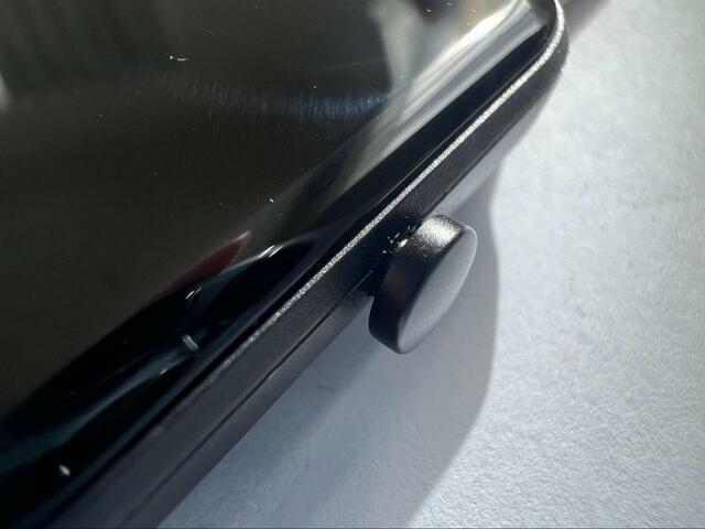 【3COINS デバイスバンド】つまみが電源になっている