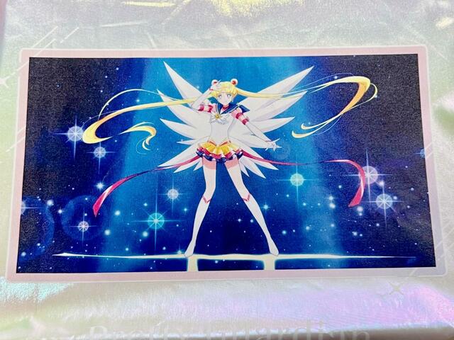 宇宙をバックにした変身後のエターナルセーラームーンが♡【3COINS×セーラームーン】エコBAG （B）／550円（税込）