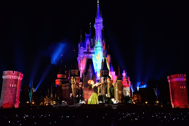 ２９：「アナと雪の女王」から「For the First Time Forever」 ©Disney