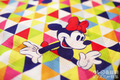 ポップなデザインとミッキー&ミニーが調和した個性派デザイン