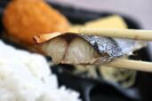 【ラ・ムー 焼きサバ弁当】しまった身とほどよい塩味がちょうどいい焼きサバでした