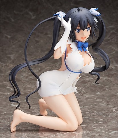 どぷん、キュッ、デーン！「ダンまち」ヘスティアさまの女神ボディを