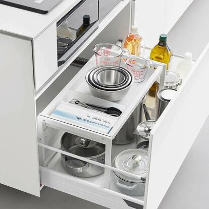 キッチンの引き出しってデッドスペースだらけ…。山崎実業の「スライド