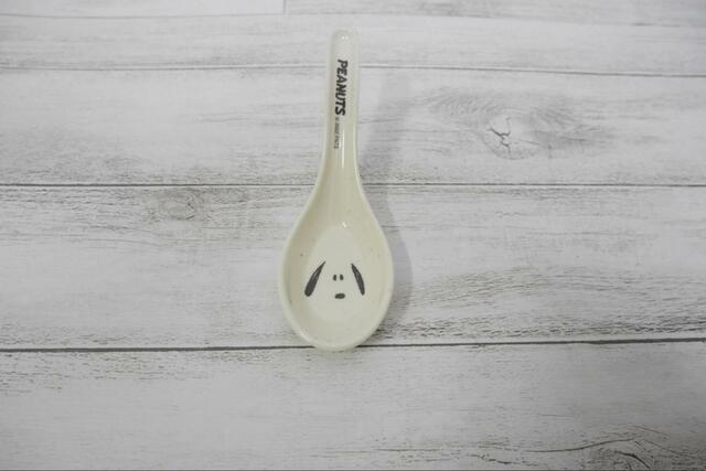 【SPRiNG2023年2月号　スヌーピーと仲間たちのレンゲ4本セット】白色のレンゲはスヌーピー